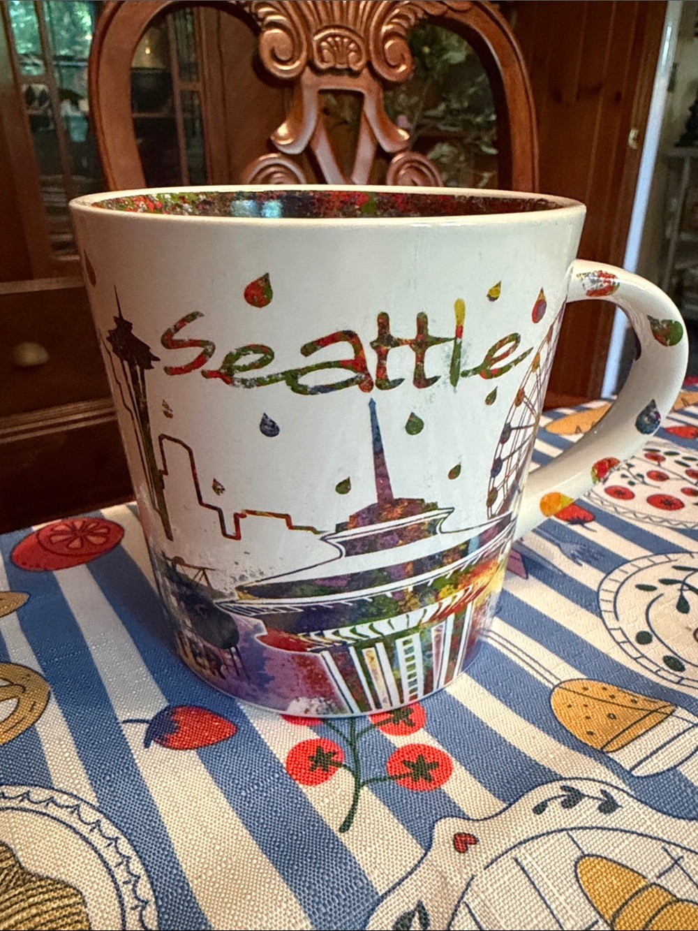 Large Seattle Public Market Mug with Gorgeous Colors and Interior.